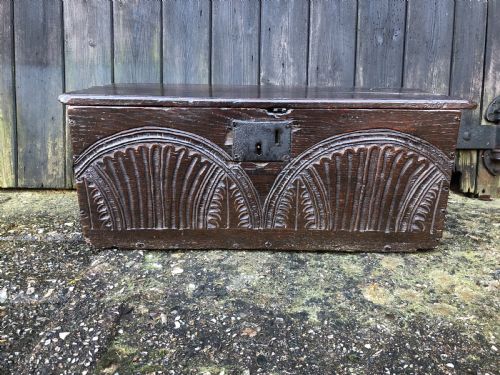 early oak box - CATEGORY: ANTIQUE BOXES - DATED 17TH CENTURY
