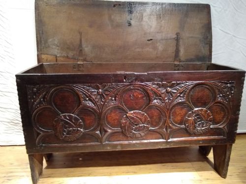 16TH CENTURY OAK PLANK COFFER - ADDITIONAL PHOTO 10