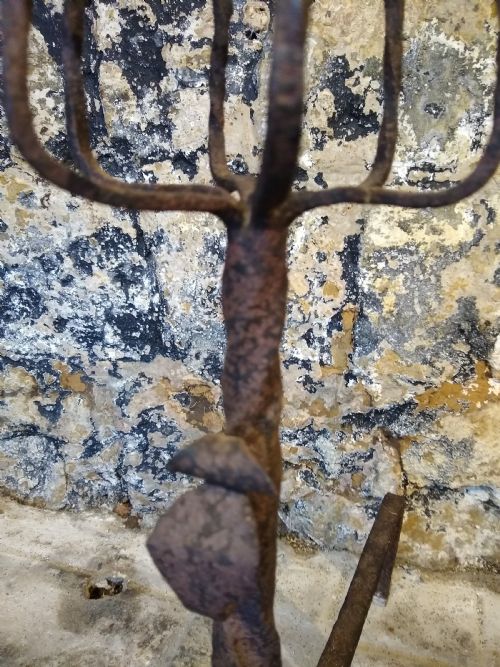 PAIR OF 17TH C ANDIRONS WITH CRESSET TOPS - ADDITIONAL PHOTO 1