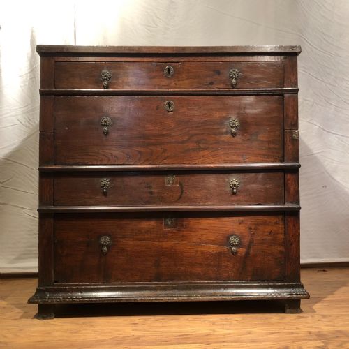 early chest of drawers - CATEGORY: ANTIQUE CHEST OF DRAWERS - DATED 18TH CENTURY