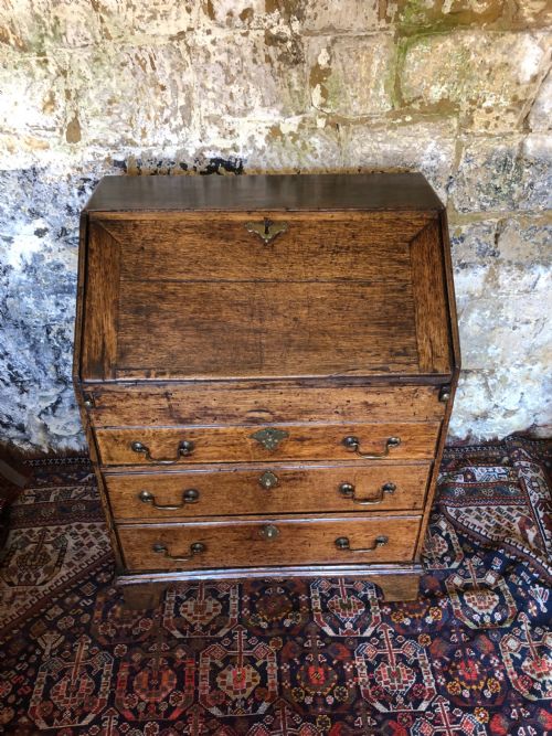 SMALL EARLY OAK BUREAU - ADDITIONAL PHOTO 1