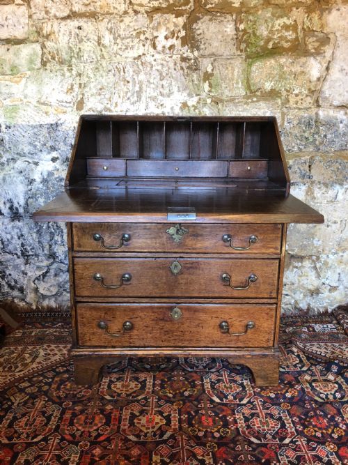 SMALL EARLY OAK BUREAU - ADDITIONAL PHOTO 2