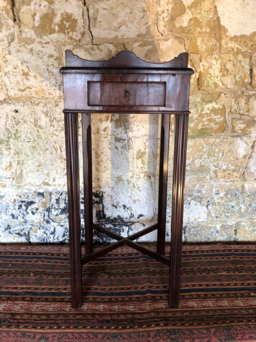 georgian side table - CATEGORY: ANTIQUE TABLES - DATED GEORGIAN