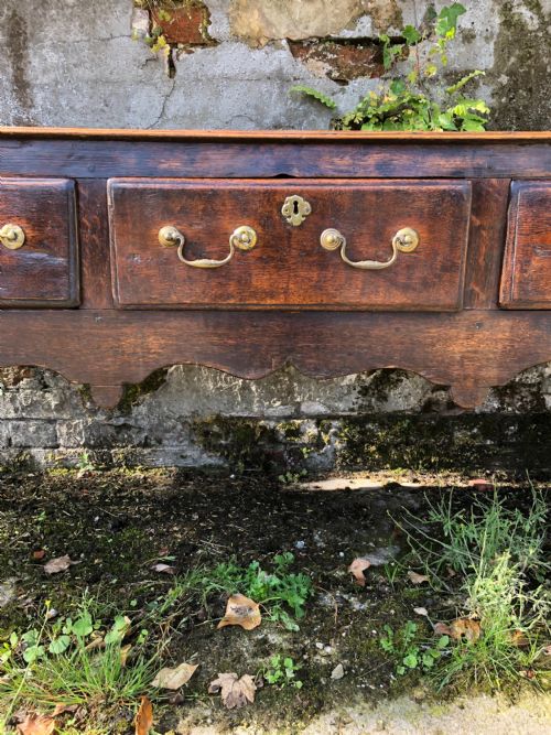 18TH CENTURY OAK DRESSER BASE - ADDITIONAL PHOTO 8