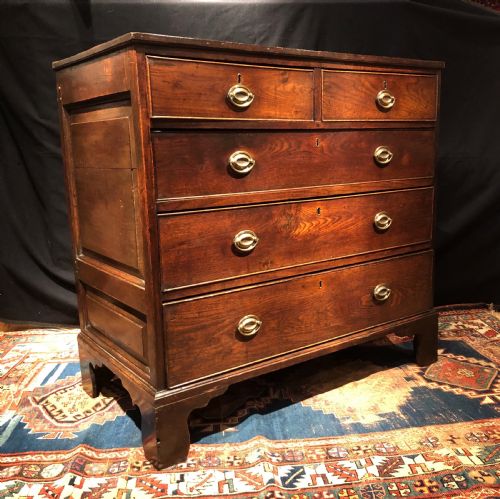 early chest of drawers - CATEGORY: ANTIQUE CHEST OF DRAWERS - DATED 18TH CENTURY