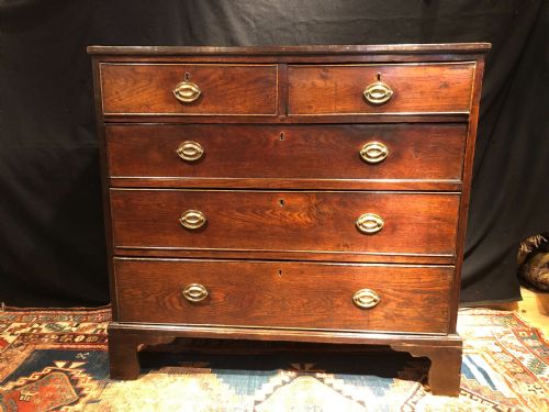 EARLY CHEST OF DRAWERS - ADDITIONAL PHOTO 1