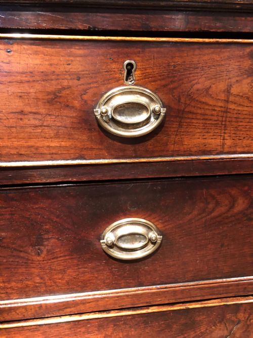 EARLY CHEST OF DRAWERS - ADDITIONAL PHOTO 4