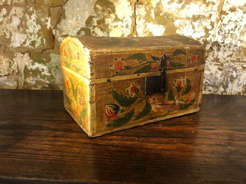 small early wedding chest - CATEGORY: ANTIQUE CHESTS - DATED 19TH CENTURY