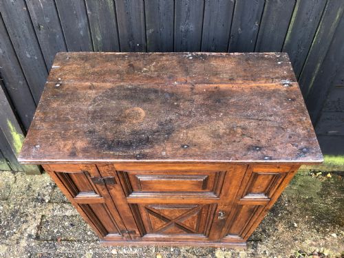 EARLY OAK CUPBOARD - ADDITIONAL PHOTO 4