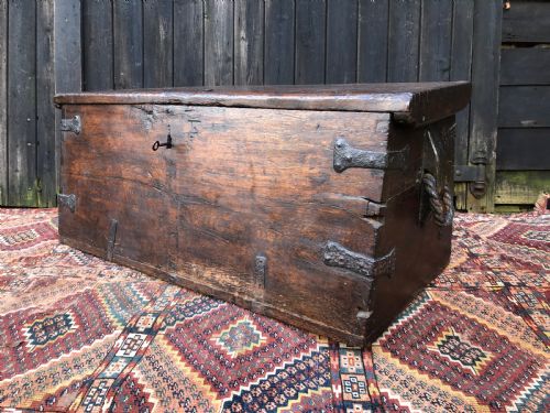 EARLY OAK MARITIME CHEST - ADDITIONAL PHOTO 2