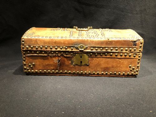ANTIQUE SMALL LEATHER CHEST - ADDITIONAL PHOTO 1