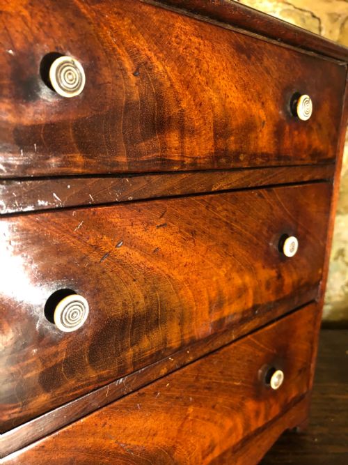 MINIATUREAPPRENTICE CHEST OF DRAWERS - ADDITIONAL PHOTO 9