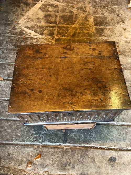 EARLY OAK BIBLE BOX - ADDITIONAL PHOTO 11