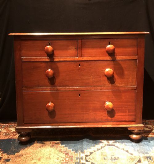 antique chest of drawers - CATEGORY: ANTIQUE CHEST OF DRAWERS - DATED 19TH CENTURY