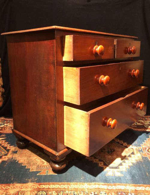 ANTIQUE CHEST OF DRAWERS - ADDITIONAL PHOTO 7