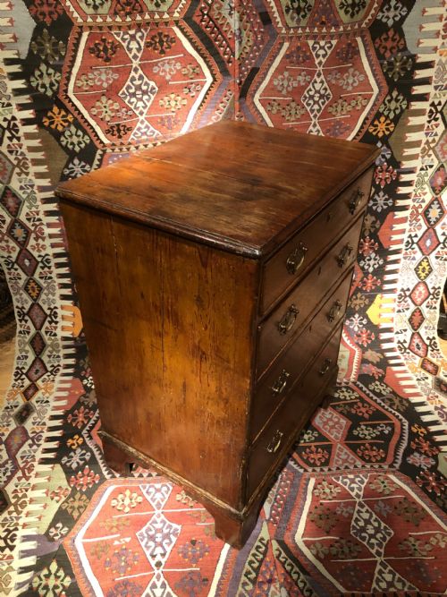 GEORGIAN OAK AND PINE CHEST OF DRAWERS - ADDITIONAL PHOTO 3