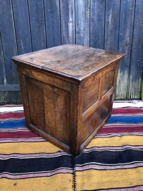 early oak chest - CATEGORY: ANTIQUE CHESTS - DATED 18TH CENTURY