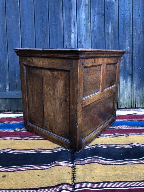 EARLY OAK CHEST - ADDITIONAL PHOTO 5