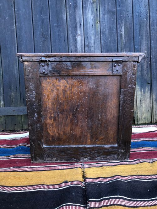 EARLY OAK CHEST - ADDITIONAL PHOTO 8