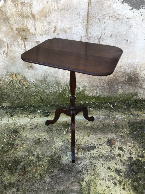 SMALL REGENCY TABLE - ADDITIONAL PHOTO 1