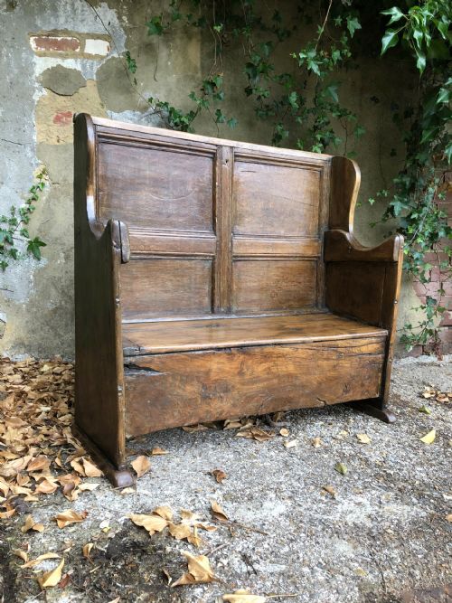 ANTIQUE PRIMITIVE SETTLE - ADDITIONAL PHOTO 1