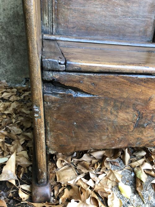 ANTIQUE PRIMITIVE SETTLE - ADDITIONAL PHOTO 3