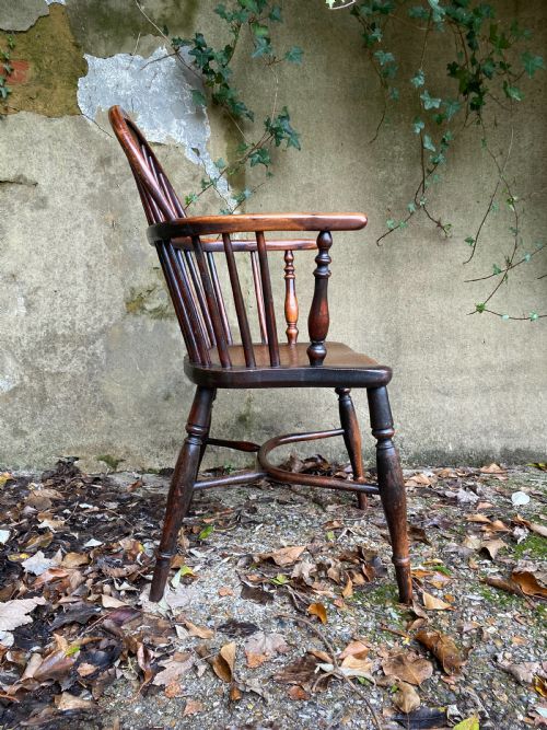 ANTIQUE WINDSOR CHAIR - ADDITIONAL PHOTO 1