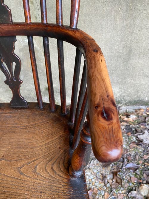 ANTIQUE WINDSOR CHAIR - ADDITIONAL PHOTO 4