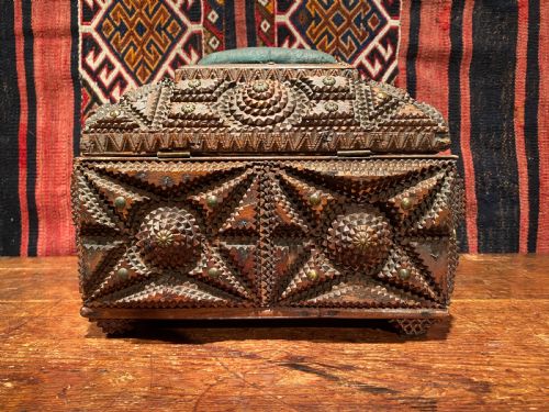 ANTIQUE TRAMP WORK BOX - ADDITIONAL PHOTO 2