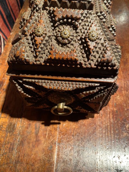ANTIQUE TRAMP WORK BOX - ADDITIONAL PHOTO 4