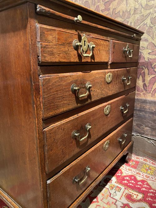ANTIQUE BACHELORS CHEST OF DRAWERS - ADDITIONAL PHOTO 2