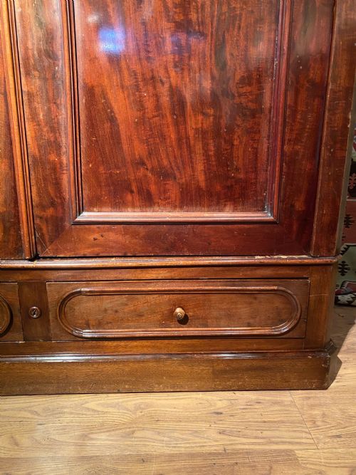 ANTIQUE WARDROBE - ADDITIONAL PHOTO 6