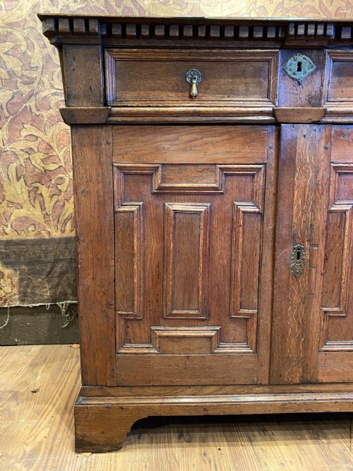 EARLY OAK ENCLOSED CHEST OF DRAWERS - ADDITIONAL PHOTO 8
