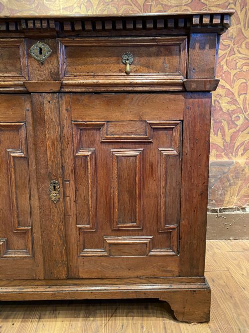 EARLY OAK ENCLOSED CHEST OF DRAWERS - ADDITIONAL PHOTO 9