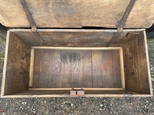 ANTIQUE OAK CHEST - ADDITIONAL PHOTO 4
