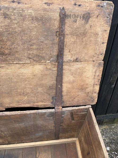 ANTIQUE OAK CHEST - ADDITIONAL PHOTO 6
