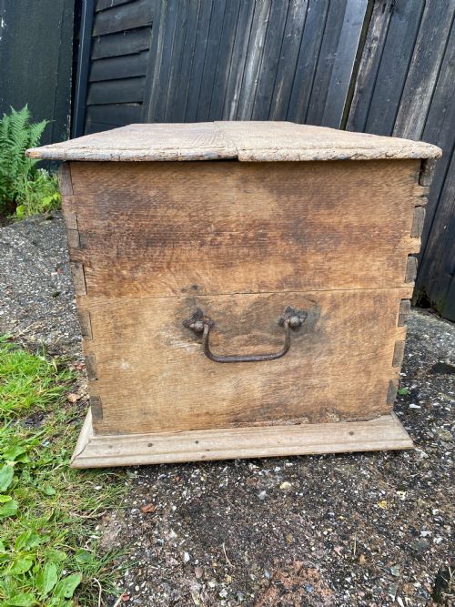 ANTIQUE OAK CHEST - ADDITIONAL PHOTO 15