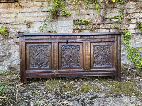 EARLY OAK COFFER - ADDITIONAL PHOTO 1
