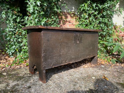 early oak coffer - CATEGORY: ANTIQUE CHESTS - DATED 17TH CENTURY