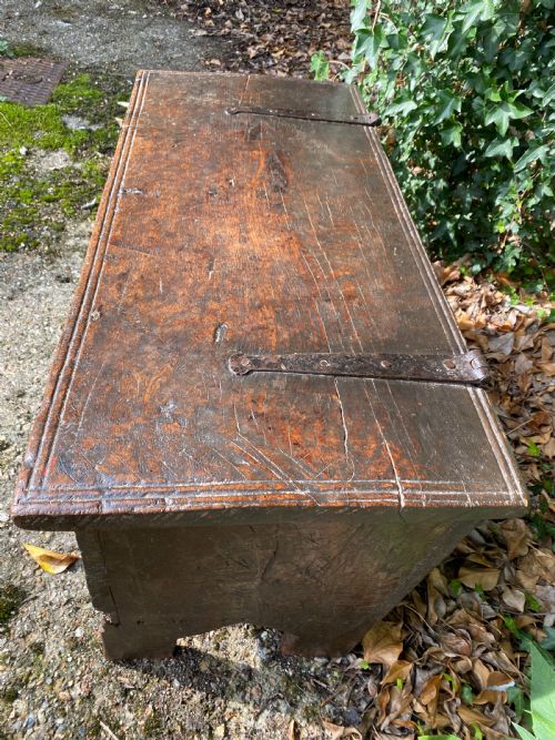 EARLY OAK COFFER - ADDITIONAL PHOTO 4