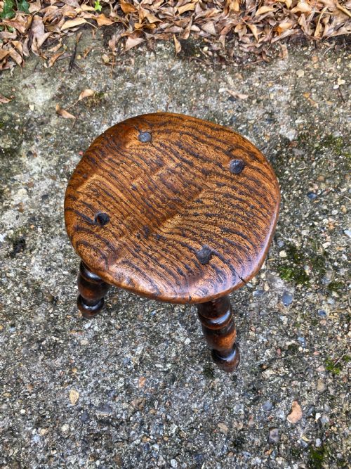 ANTIQUE STOOL - ADDITIONAL PHOTO 5