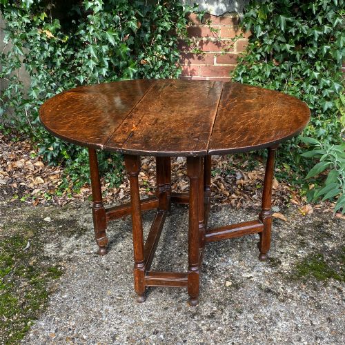 small oak gateleg table - CATEGORY: ANTIQUE TABLES - DATED 18TH CENTURY