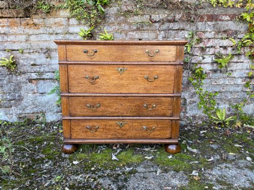 EARLY OAK CHEST OF DRAWERS - ADDITIONAL PHOTO 1