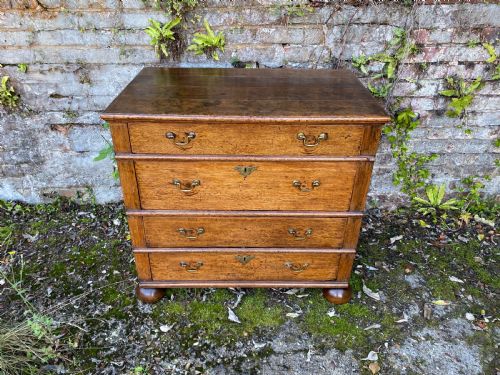 EARLY OAK CHEST OF DRAWERS - ADDITIONAL PHOTO 2