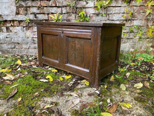 SMALL OAK COFFER - ADDITIONAL PHOTO 13