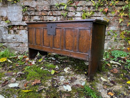 17th century oak coffer - CATEGORY: ANTIQUE CHESTS - DATED 17TH CENTURY