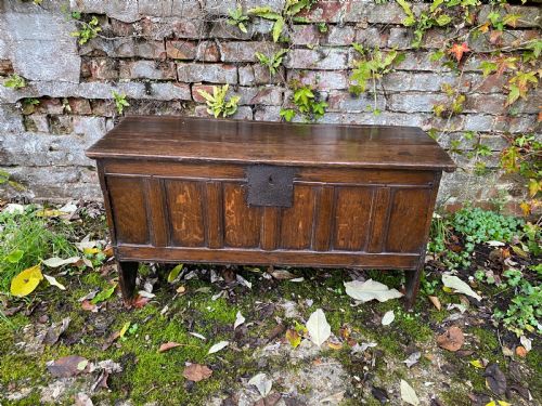 17TH CENTURY OAK COFFER - ADDITIONAL PHOTO 2