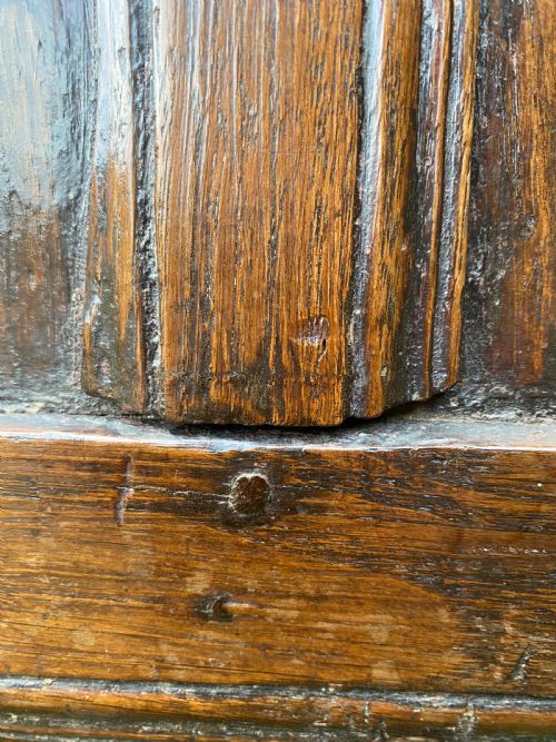 17TH CENTURY OAK COFFER - ADDITIONAL PHOTO 6