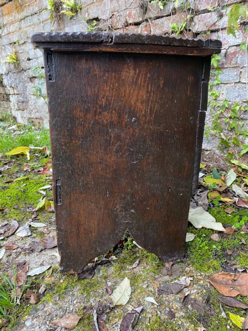 17TH CENTURY OAK COFFER - ADDITIONAL PHOTO 8