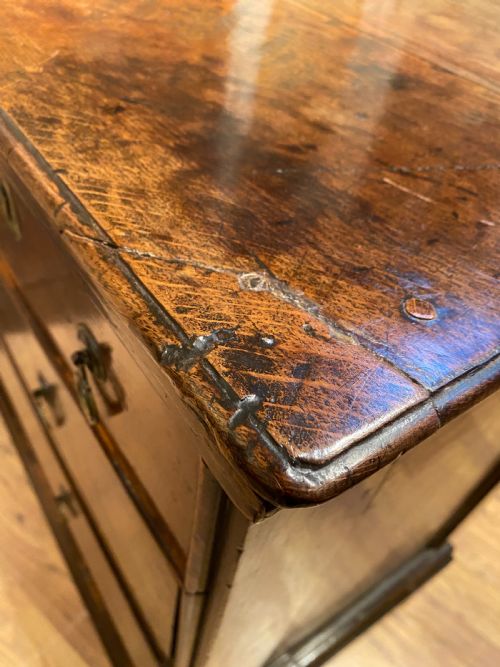 18TH CENTURY OAK CHEST OF DRAWERS - ADDITIONAL PHOTO 9